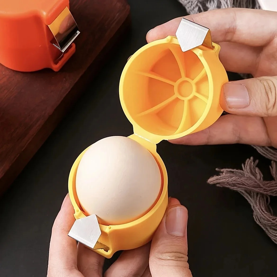 卵分離器＆ピーラー - ブレード付きの素早く簡単な手動卵分離 - Egg Separator Tool のレビューと価格
